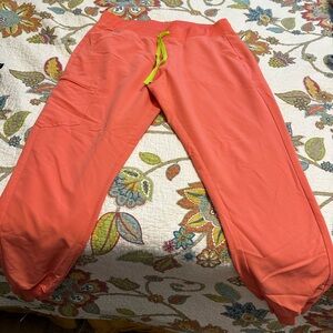 Figs hot coral Zamora bottom.